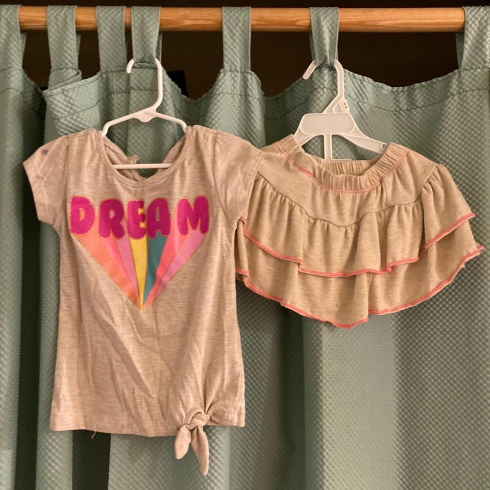 Girls ruffled matching skirt set